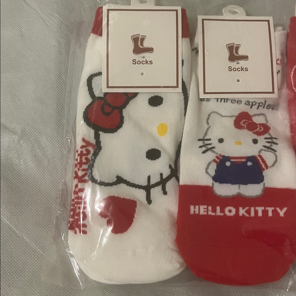 Hello Kitty socks set - Picture 2 of 3